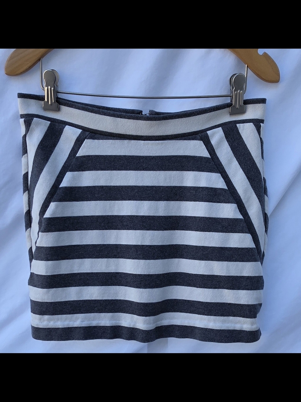 GAP Extra Small Striped Grey and White Mini Skirt